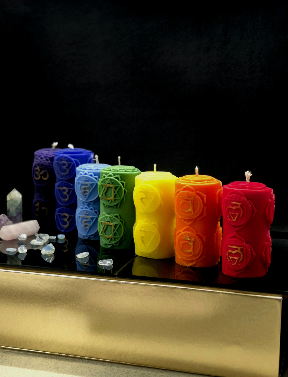 Сім кольорових формових свічок Chakra Essence Form Edition